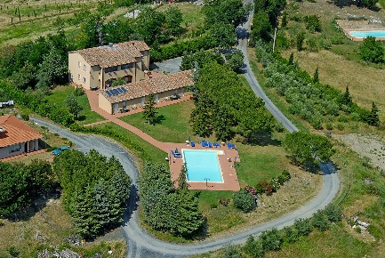 Foto Rustico in Via Podere San Guglielma 153, Pomarance Centro di 550 m²