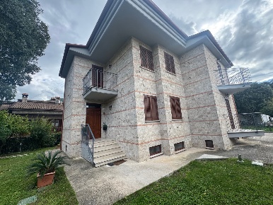 Foto Casa indipendente in Villa Indipendente in Via Pietro Montesi, Terni