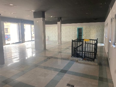 Foto Negozio in Via Magenta 34/36, Cornaredo Centro di 222 m² con 2 locali