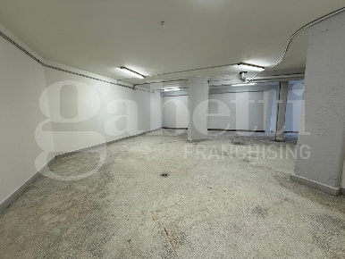 Foto Magazzino in Via della Zagara 28, Misterbianco Centro di 100 m²