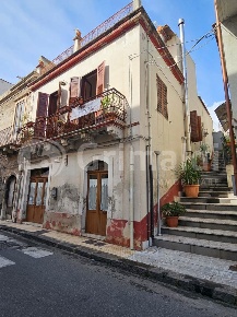 Foto Casa indipendente in Corso umbero I 199, Nizza di Sicilia di 230 m²