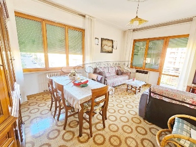 Foto Appartamento in Via Yuri Gagarin, Umbertide di 125 m² con 6 locali