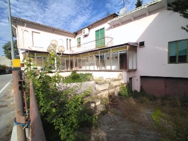 Foto Casa indipendente in Via Scadorna, Costa di Rovigo di 395 m²