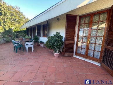 Foto Case semi ndipendenti in via san francesco, Carrara Centro di 164 m²