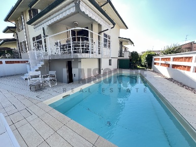 Foto Villa bifamiliare in Via Cicognini 25, Orzinuovi Centro di 185 m²