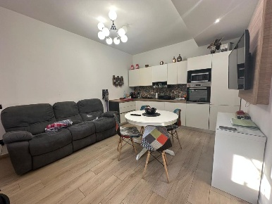 Foto Appartamento in Via Fratelli Cervi 11, Limbiate di 71 m² con 2 locali