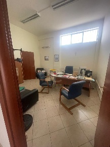 Foto Ufficio in Via Landolina 23, Misterbianco Centro di 65 m² con 3 locali