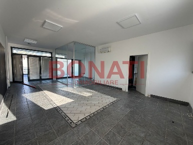 Foto Locale commerciale in Piazza John Fitzgerald Kennedy 81, La Spezia