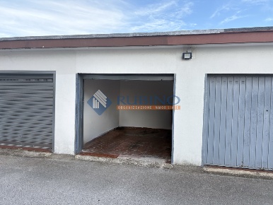 Foto Posti auto in Via Nicola Straziota 12, Bari San Pasquale di 15 m²