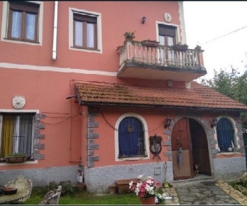 Foto Appartamento a Genova di 127 m² con 5 locali in aste