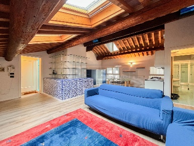Foto Appartamento in Contrà Santa Barbara, Vicenza Centro Storico di 98 m²