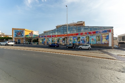 Foto Locale commerciale in Via Passo Gravina 150, Catania di 525 m²