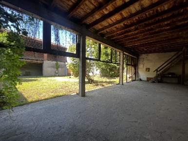 Foto Casale a Calcinato Centro di 276 m² con 11 locali in vendita