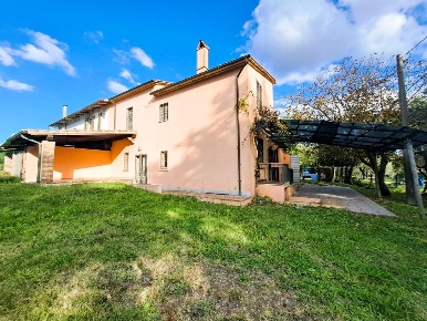 Foto Case semi ndipendenti in Vocabolo San Quirico, Montecastrilli