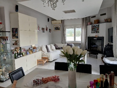 Foto Appartamento a Castelnuovo Magra Colombiera Molicciara di 110 m²