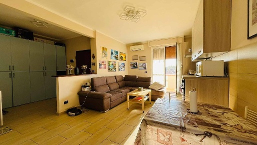 Foto Appartamento a Pontedera Oltrera di 100 m² con 4 locali in vendita