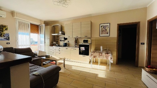 Foto Appartamento a Pontedera Oltrera di 100 m² con 4 locali in vendita