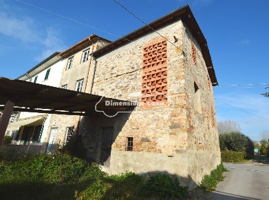 Foto Casa indipendente a Lucca Mugnano di 120 m² con 2 locali in vendita