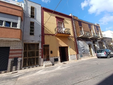 Foto Casa indipendente a Carosino di 200 m² con 10 locali in vendita