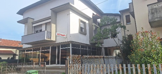 Foto Hotel a Barga Fornaci Di Barga di 365 m² con 11 locali in vendita