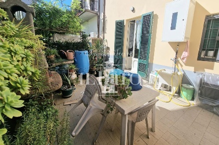 Foto Casa indipendente a Campi Bisenzio Centro di 161 m² con 5 locali