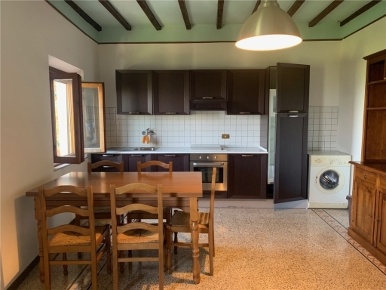 Foto Appartamento in VIA MAIOLI, San Miniato Centro Storico di 551 m²
