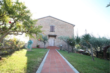Foto Casa indipendente in Via Montali, Montelabbate Centro di 313 m²