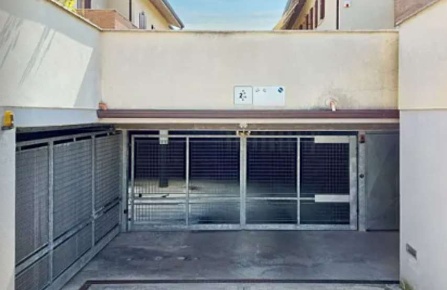 Foto Box in Via della Cartiera, Forlì Romiti di 28 m² con 1 locali