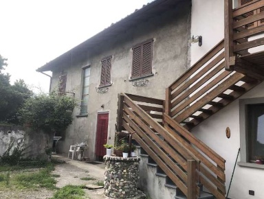 Foto Appartamento in Via Enrico Fermi, Ambivere di 159 m² con 7 locali