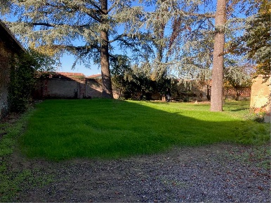 Foto Casa indipendente a Alessandria di 800 m² con 28 locali in vendita