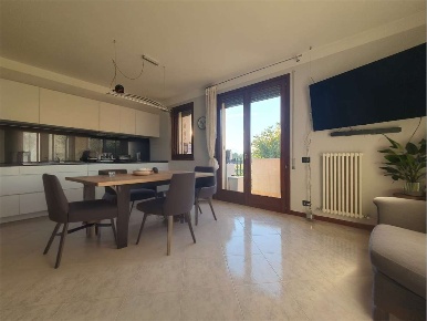 Foto Appartamento a Due Carrare di 85 m² con 3 locali in vendita