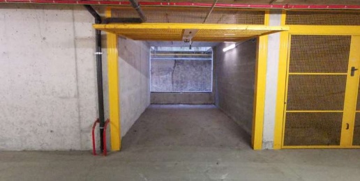 Foto Box in Via Carlo Imbonati, Milano Dergano di 20 m² con 2 locali