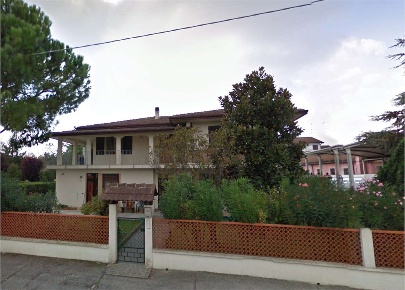 Foto Appartamento in Via del lavoro, Copparo Centro di 119 m² con 6 locali