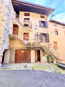 Foto Appartamento in Via Castello 21b, Esine Centro di 101 m² con 4 locali