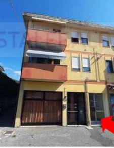 Foto Appartamento in Via Boldù, Schio Centro di 104 m² con 6 locali