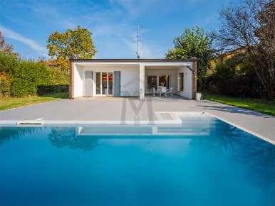 Foto Villa unifamiliare in ROMANA 11, Albinea di 160 m² con 8 locali