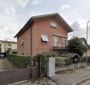 Foto Appartamento in Via Luigi Briani, Desio di 98 m² con 5 locali