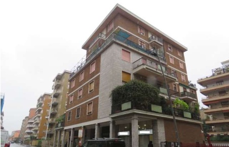 Foto Negozio in Via Aldo Villa, Bresso di 53 m² con 1 locali in vendita