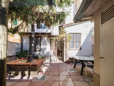 Foto Villa unifamiliare a Camaiore Lido di Camaiore di 183 m² con 10 locali