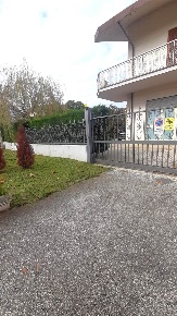 Foto Attività commerciale in Via CAvalieri di Vittorio Veneto, Centro