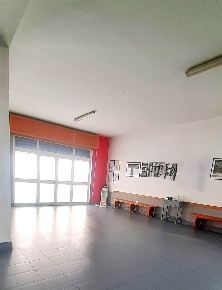 Foto Negozio in Via CAvalieri di Vittorio Veneto, Scurcola Marsicana Centro