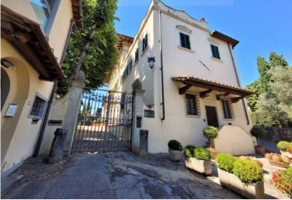 Foto Appartamento a Firenze Gignoro di 220 m² con 5 locali in vendita