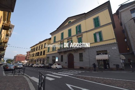 Foto Appartamento in Via Matteotti  4, Arona Centro di 100 m² con 3 locali