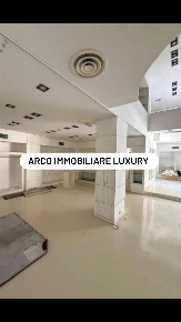 Foto Attività commerciale in VIA PRIMICERIO, Sant'Anastasia Centro