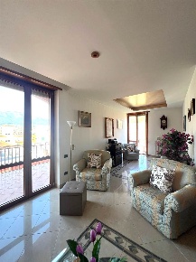 Foto Appartamento a Salerno Centro di 115 m² con 5 locali in vendita