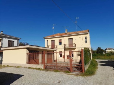 Foto Case semi ndipendenti a Vigevano Vallere, Castellana di 190 m²