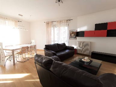 Foto Appartamento in Via Colonnello Alessi, Sondrio Centro di 100 m²