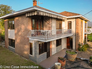 Foto Villa unifamiliare in VIA MONTALONE 6, Banchette di 330 m² in vendita