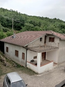 Foto Villa unifamiliare in via Macchiarotonda, San Leucio del Sannio