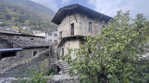 Foto Rustico a Sondrio Mossini di 143 m² con 5 locali in vendita